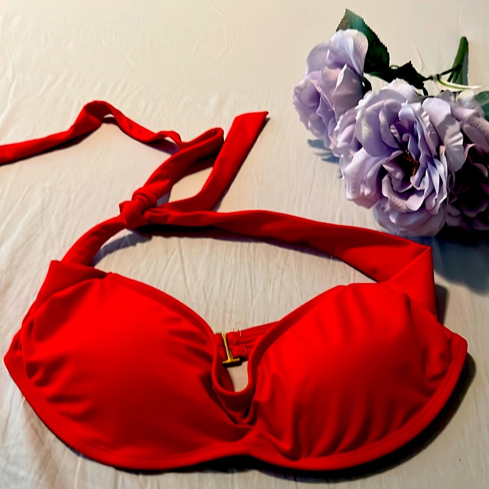 Cute 🥰 bathing suit top or bikini top size large red color, new, must go